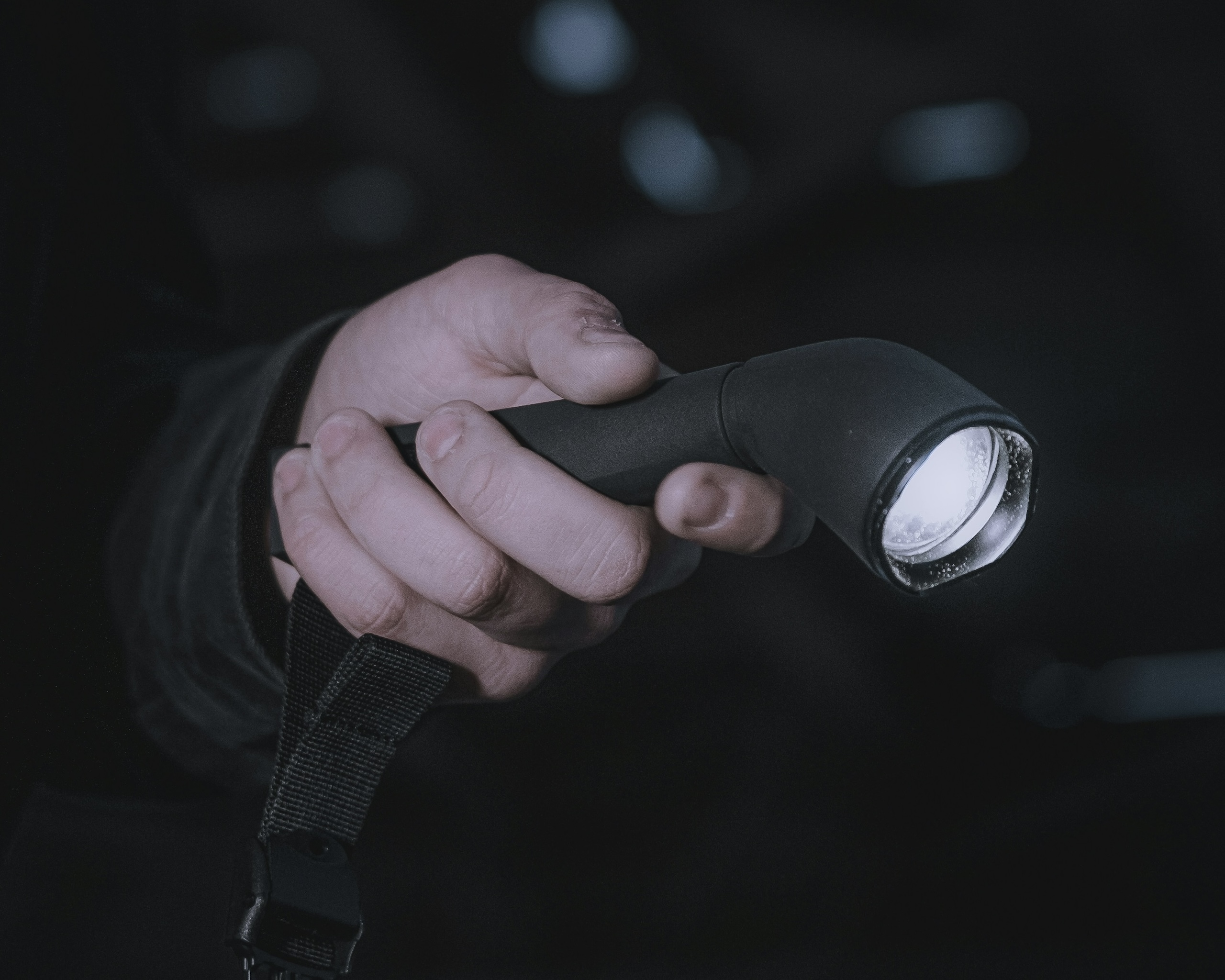 Complete Guide: What To Look For In A Flashlight